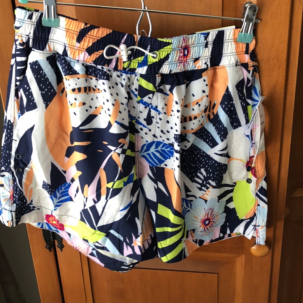 Old navy active “go-dry” shorts